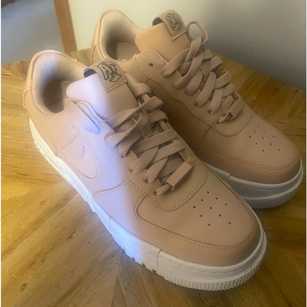 NWOT Women’s Nike Air Force 1s Size 7